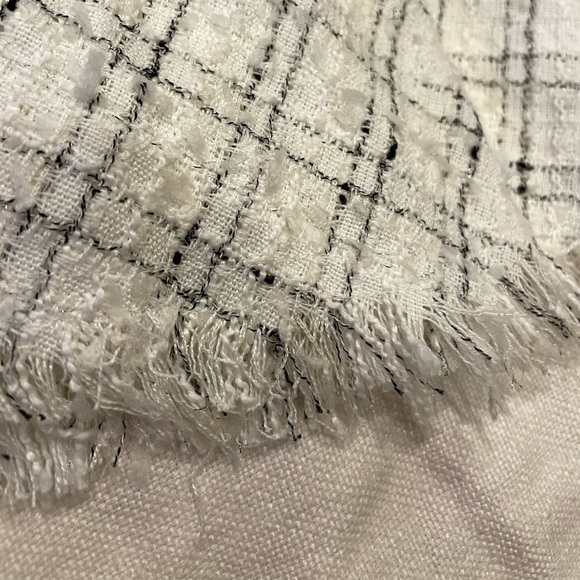 black & white pattern dress with frill hem - Picture 2 of 3